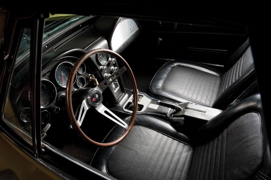  Chevrolet Corvette Stingray Convertible 1967 года  (фото 16 из 18)